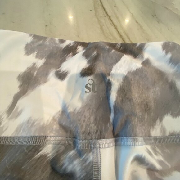 NWT STRUT THIS! Teagan 7/8 Cowhide Print High Waist Yoga Leggings size XS - Picture 5 of 9